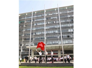 一个人是公司的一份子<br />大家拧在一起就是国的一份子